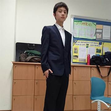 警方今 (2) 天懷疑孫安佐有具體實行對學校開槍的可能，目前被控恐怖威脅罪的孫安佐，不排除會有其他罪名。 圖：翻攝自孫安佐臉書