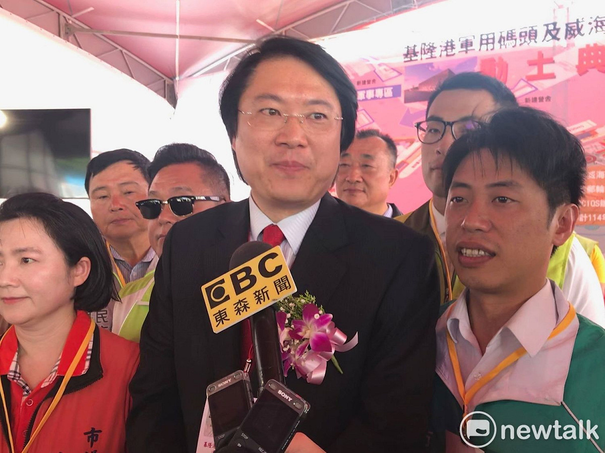 基隆市長林右昌說，軍港遷移案在基隆已談1、20年以上，但大家講很多、都沒動作，整個計畫是在民國105年11月21日、蔡總統上任剛滿半年，由時任行政院長林全核定，才真正落實。 圖：周煊惠 / 攝