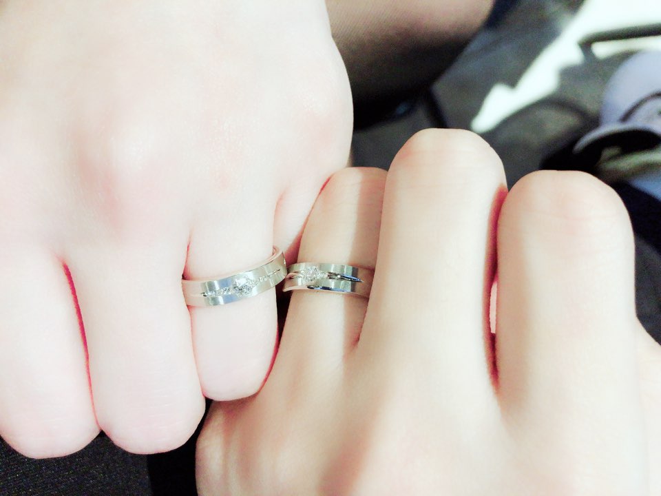 EFFECT近日在推特放上和女友的對戒照，暗示他們結婚的消息。 圖：翻攝自EFFECT推特