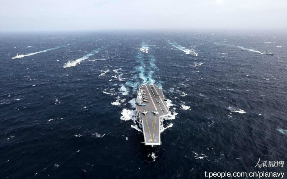 對解放軍集結40多艘軍艦在南海演練，外界認為中國將進行閱艦與大規模演習等動作。但大陸軍事專家認為，應是側重遼寧號航艦的作戰力提升，與對外國航艦等編隊的「針對性」演練。 圖 : 翻攝自中華網