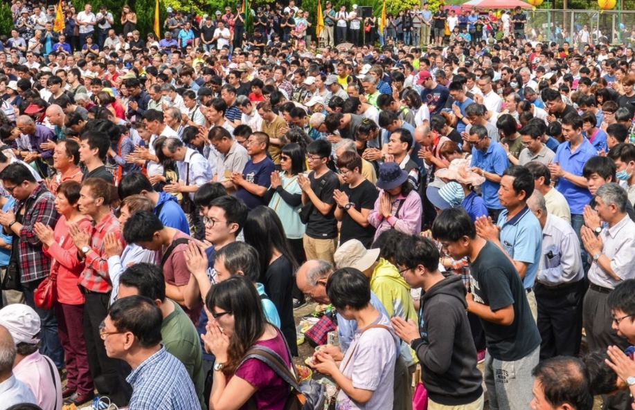 祭祖掃墓除了來自台灣各縣市，還有從美國、巴西、東南亞國家返鄉的子孫。 圖：桃園市政府/提供