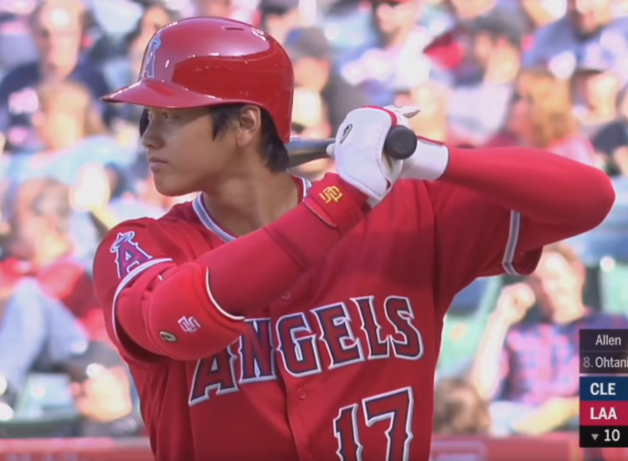 天使「二刀流」日籍球星大谷翔平勇奪美聯新人王獎項。 圖：翻攝自YOUTUBE