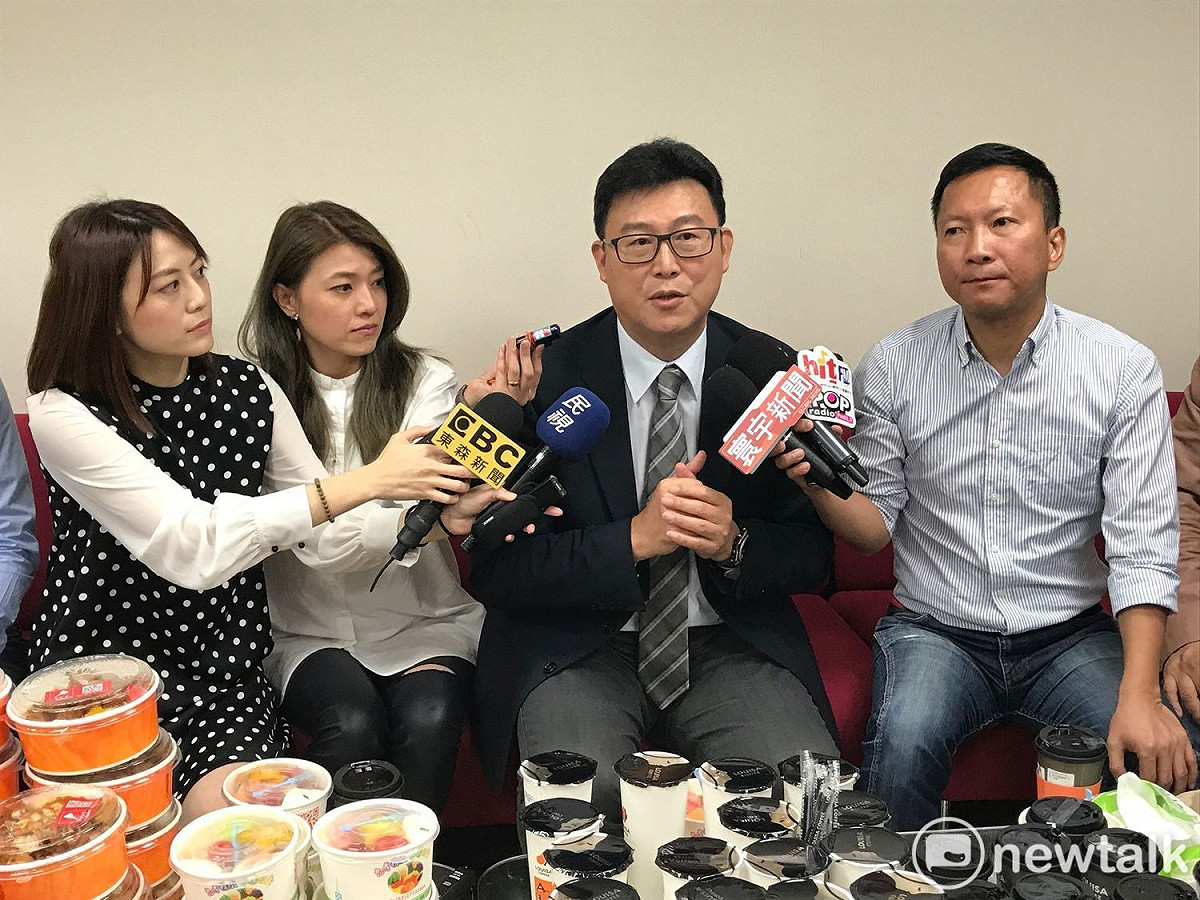 有意參選台北市長的綠委姚文智今日拜會台北市議會民進黨團。 圖 : 周煊惠 / 攝
