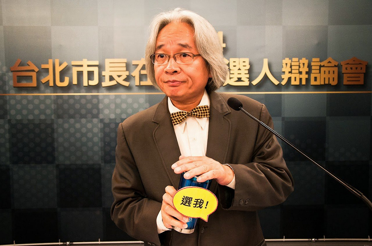 國安會秘書長金溥聰不滿作家馮光遠以「法院認證的男妓」等語損其名譽，提告求償。二審今天改判馮共應賠償50萬元，並在臉書刊登澄清聲明。 圖 : 翻攝自台灣控