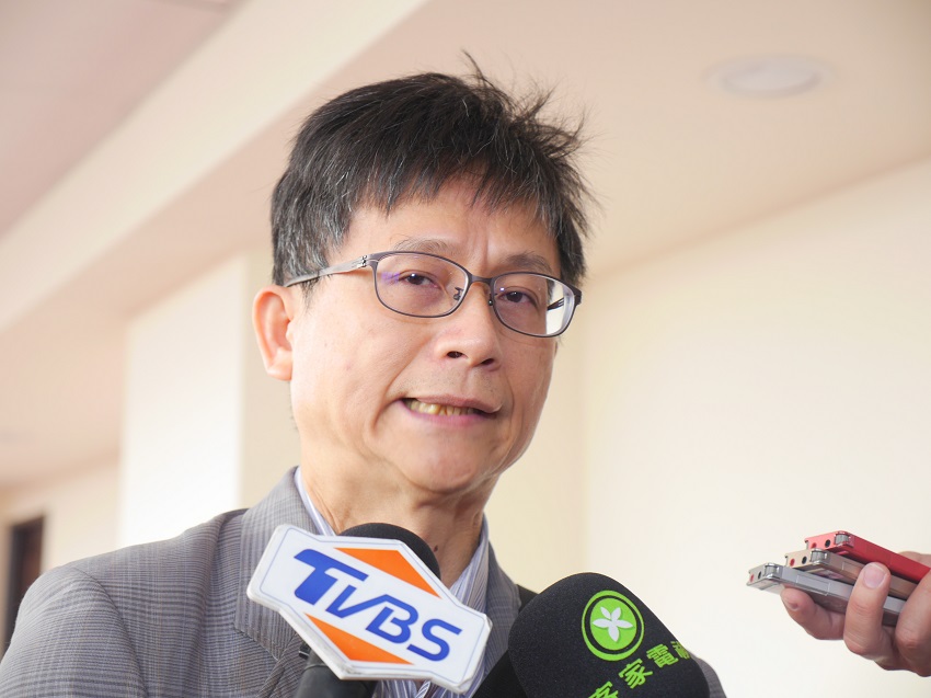 立法院今天繼續審查「空氣污染防制法」修正草案，環保署副署長詹順貴列席共同討論。 圖：趙婉淳／攝