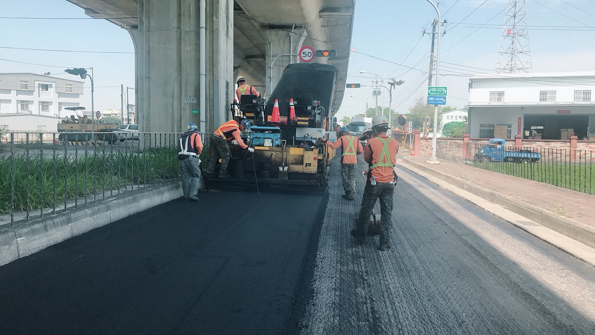 台中市政府加強大安區、清水區的自來水延管工程。 圖 : 台中市政府/提供