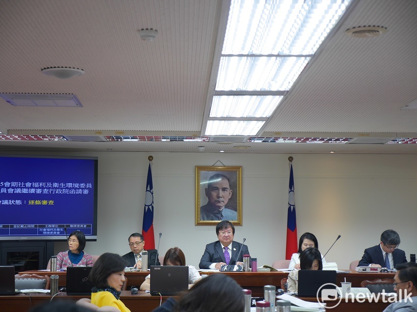 歷經四次的委員會討論，空污法修正草案今天完成初審。 圖：趙婉淳／攝