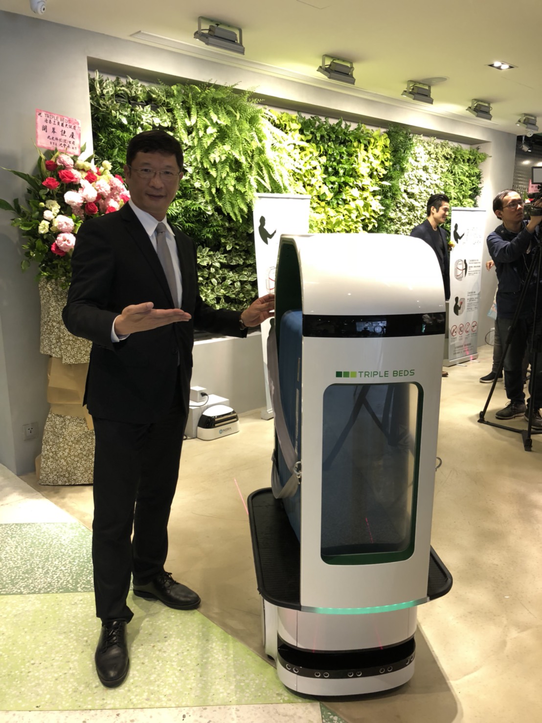 羅正方強調，未來經緯航太將持續在各項整合應用上，教育「搬運機器人」。 圖：羅正方／提供