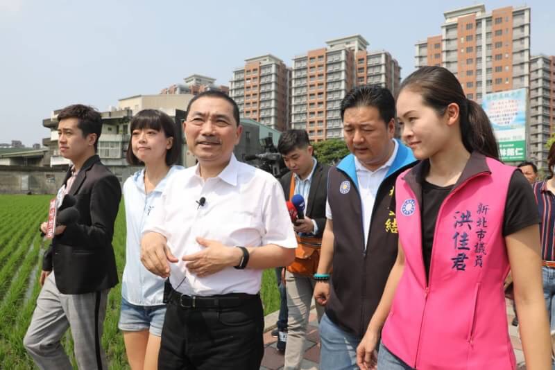 侯友宜與議員一同視察捷運三鶯線，侯友宜說，歡迎蘇老縣長回來選新北市長，重要的是要為國家、為新北是做事情，不要只想到黨，那就比較不好了。  圖: 侯友宜競選辦公室/提供