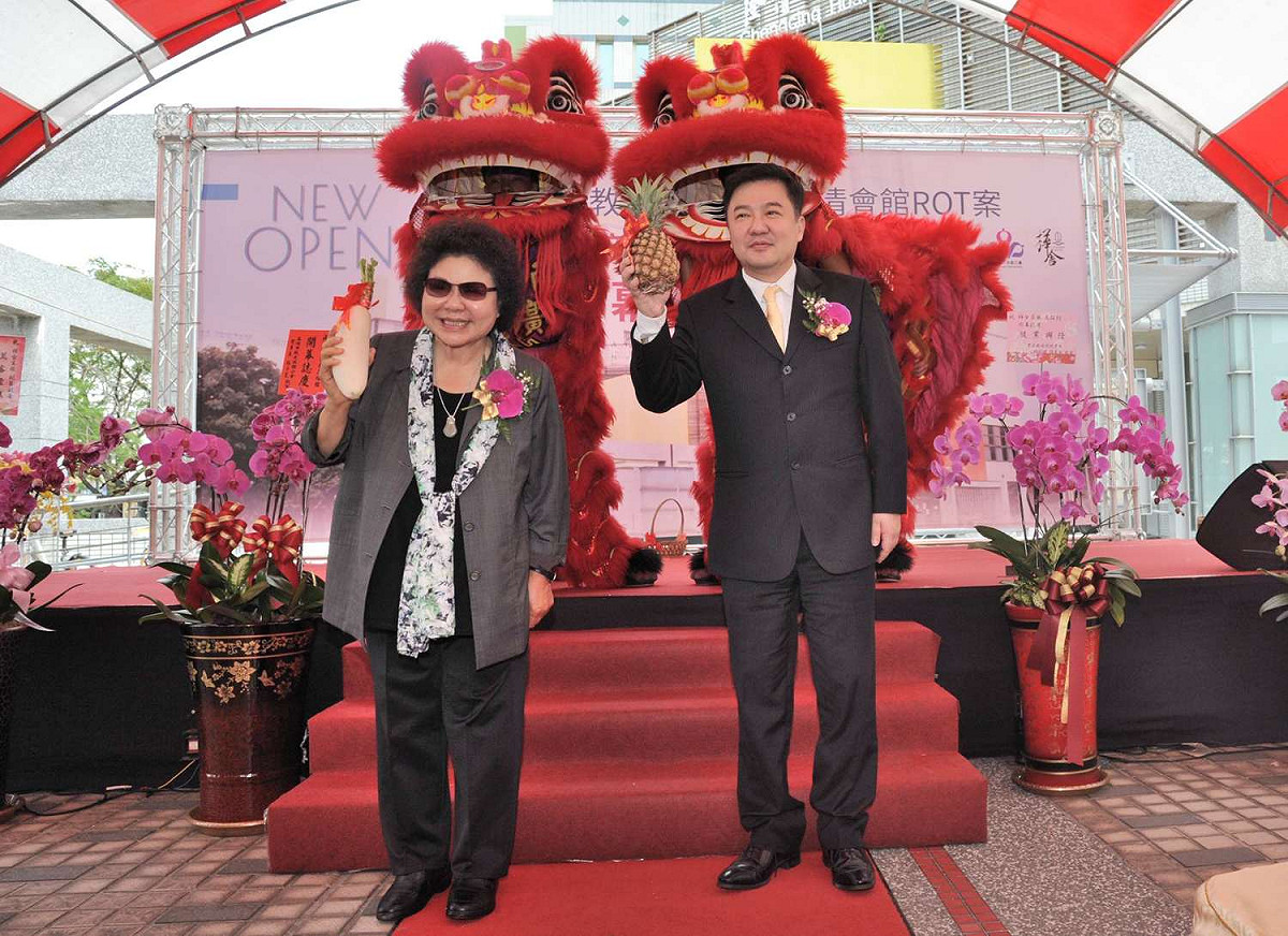 陳菊也說，樺舍商旅高雄館整建新穎、氣派，包含138間客房、1800人演藝廳與200人國際會議中心，提供民眾住宿、餐廳等多元選擇。 圖：高雄市政府/提供