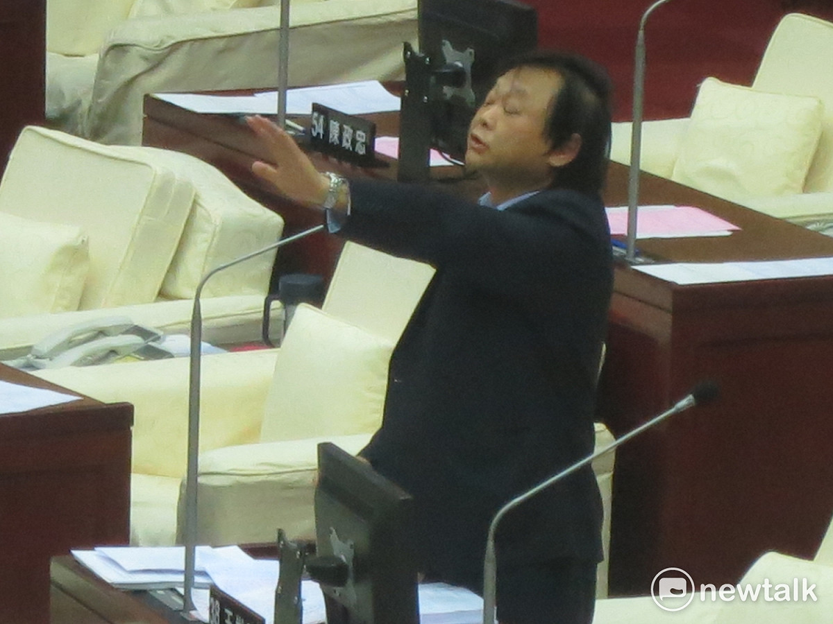 近來有影片流傳台北市議員王世堅痛批立委姚文智的影片，王世堅今日到警局報案。 圖：新頭殼資料照