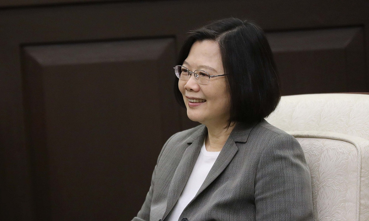 年底大選將臨，日前國民黨放話要用選票教訓民進黨。對此，總統蔡英文反諷，「年金改革、轉型正義和房價等議題，國民黨任內都不做，民進黨執政後都做了，國民黨還要教訓我們？我是覺得有點諷刺啦！」(資料照片) 圖：總統府資料照片