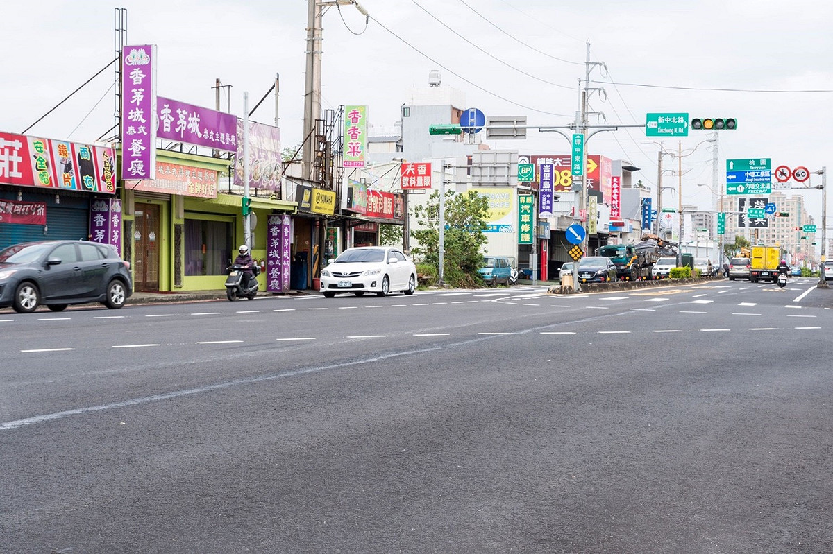 中壢環中東路過去曾網路票選為桃園爛路王，今改善工程完工後，一年內禁挖。 圖:桃園市政府/提供