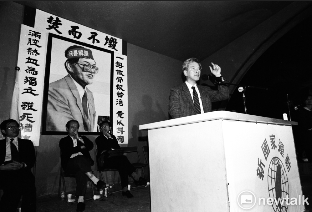 盧修一在鄭南榕追思會上表達對鄭南榕的無限敬意。/政治影像工作者邱萬興攝。 圖：邱萬興/攝