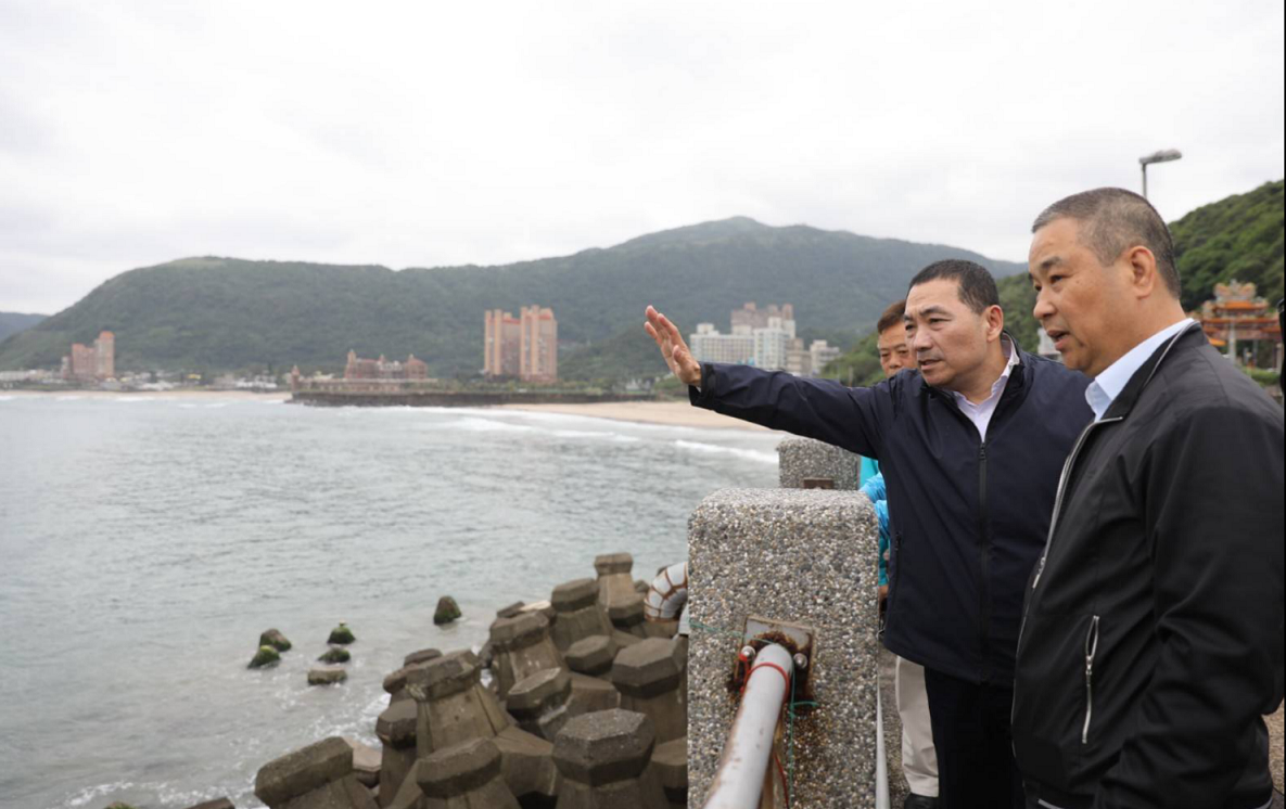 侯友宜認為漁港經營除了需要持續行銷、加強改善地方漁夫市集，及周遭交通與環境衛生，部分漁港要轉型，朝觀光休閒發展。 圖:侯友宜競選辦公室/提供