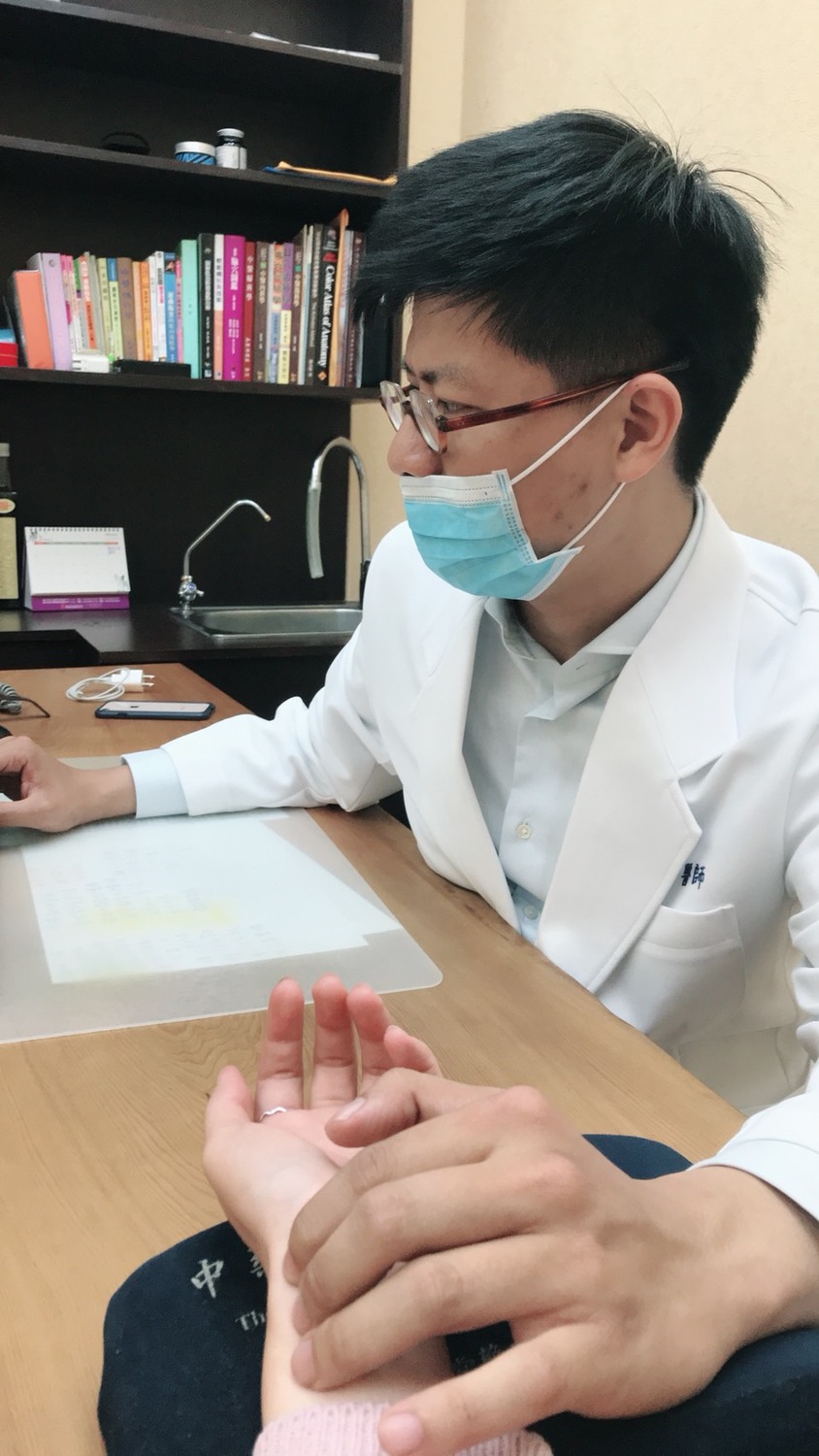 許皓甯的職業是中醫師。 圖：時代力量台中黨部/提供