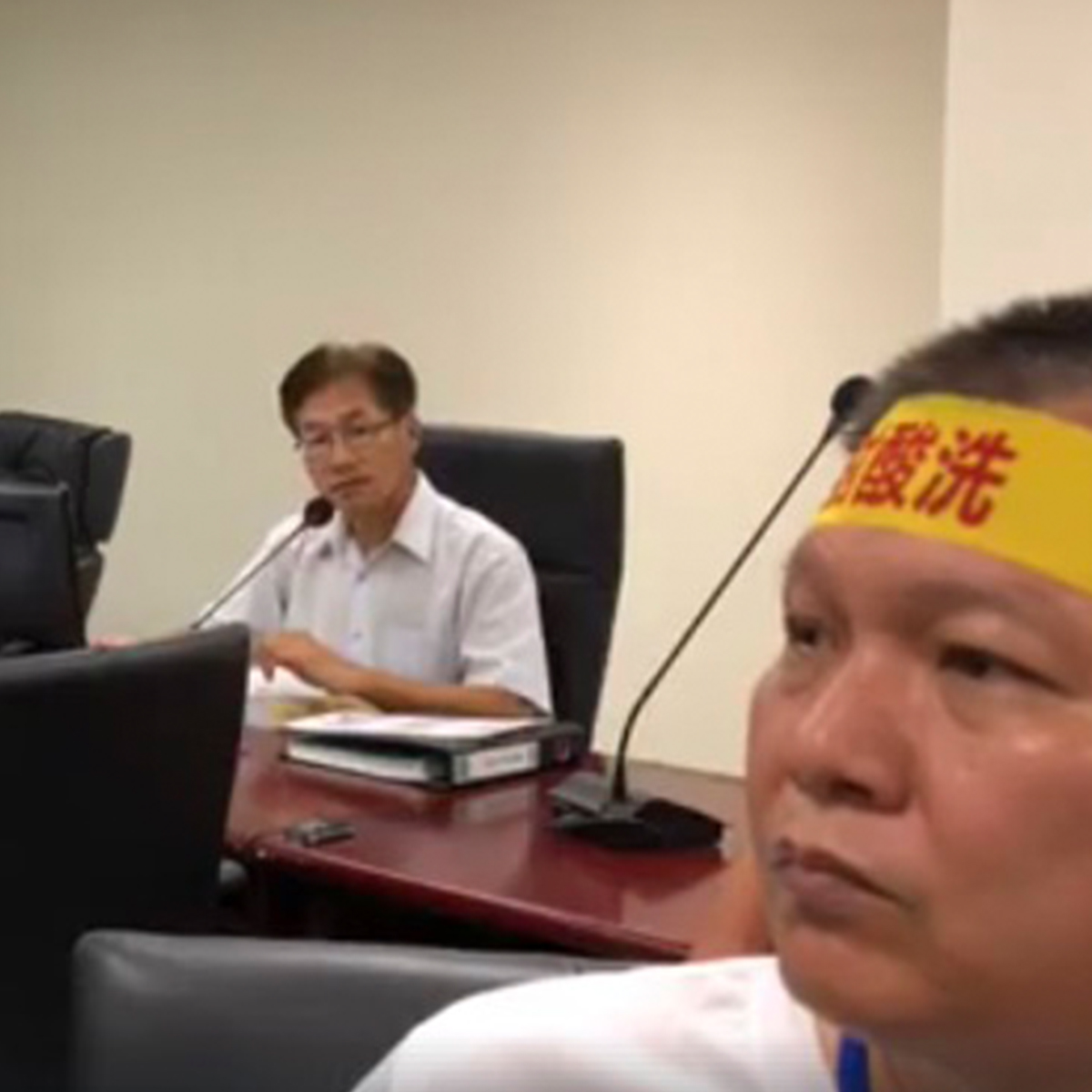 地球公民基金會表示，高市強行通過震南環評，居民環團揚言抗爭到底！地球公民基金會抨擊，這次環評大會過程既荒謬又粗魯，完全無法接受這樣的環評結論，一定會再提起訴願！ 圖：翻攝地球公民基金會網站