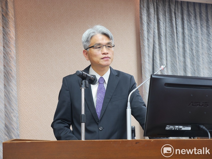 中選會主委陳英鈐今天赴立法院業務報告與備詢。 圖：趙婉淳／攝（資料照片）