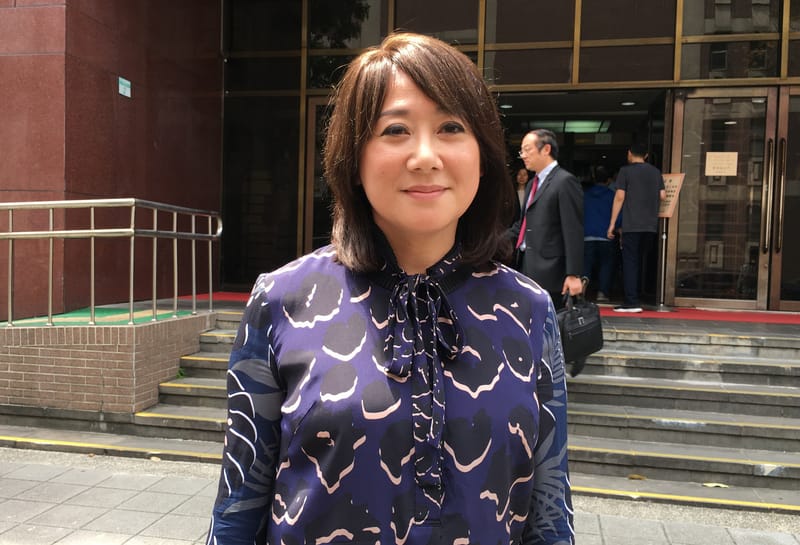 遠東SOGO被控違法使用「太平洋SOGO device」商標，董事長黃晴雯（圖）、分公司董事長汪郭鼎松遭起訴違反商標法；黃晴雯20日赴台北地方法院開庭，否認犯罪。 圖：中央社