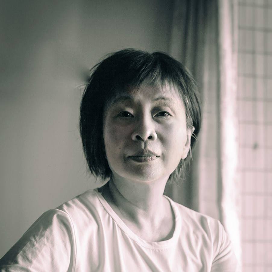 今(21)在彰化表演廳演講「李昂：貪戀青春」講座，透過她大膽風趣的言論風格，講述女人對青春的流逝、與喚不回的青春愛情等點滴。 圖：翻攝自李昂FB
