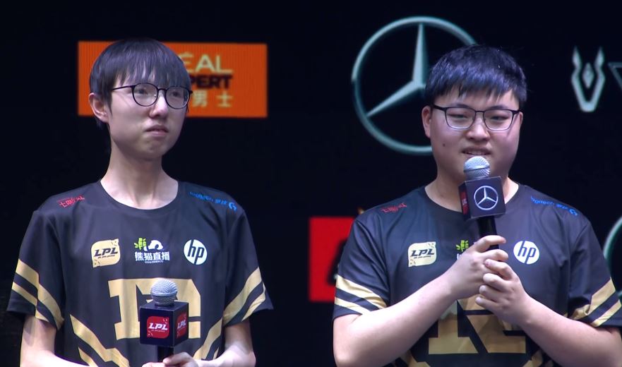 昨日賽後採訪邀請到RNG打野Mlxg、Uzi接受採訪。 圖：翻攝自 LPL