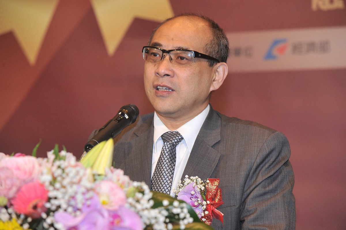 金管會副主委鄭貞茂今(23)日表示，純網銀的設立至今都沒有內定名單。 圖：翻攝中小企業信用保證基金臉書