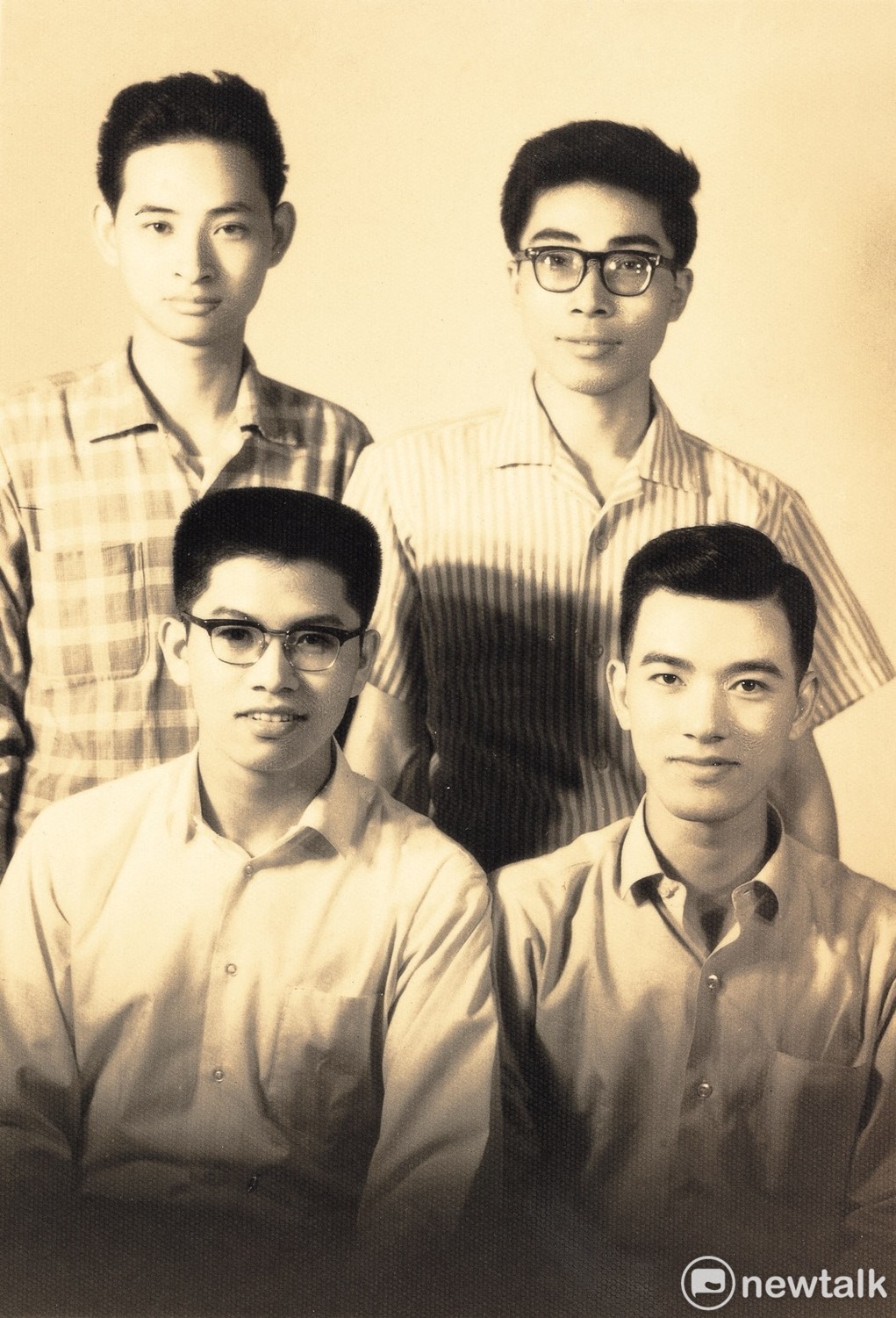 結拜四兄弟：老大簡俊男（後右）、老二許昭雄（後左）、老三盧修一（前右）、老四蔡芳洋（前左）。  圖/白鷺鷥文教基金會提供
