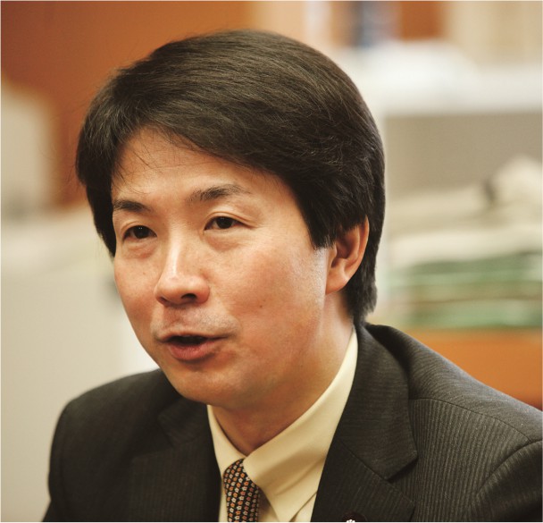 民進黨的黨魁大塚耕平與希望之黨黨魁玉木雄一郎今天在國會大廈舉行會談，討論兩黨合併後新黨的黨名，最後決定取名為「國民民主黨」。 圖 : 翻攝自minshin.or.jp