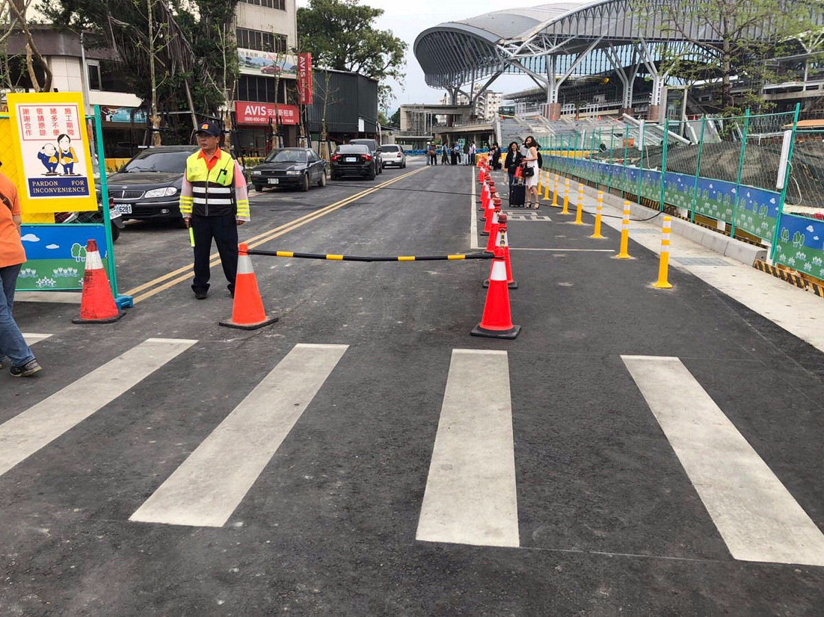 今年1月開工的「台中車站廣場（廣6）工程」，為了減少對交通的影響，第二階段工程將於4月28日提早動工，期望提前完工。 圖：台中市政府／提供