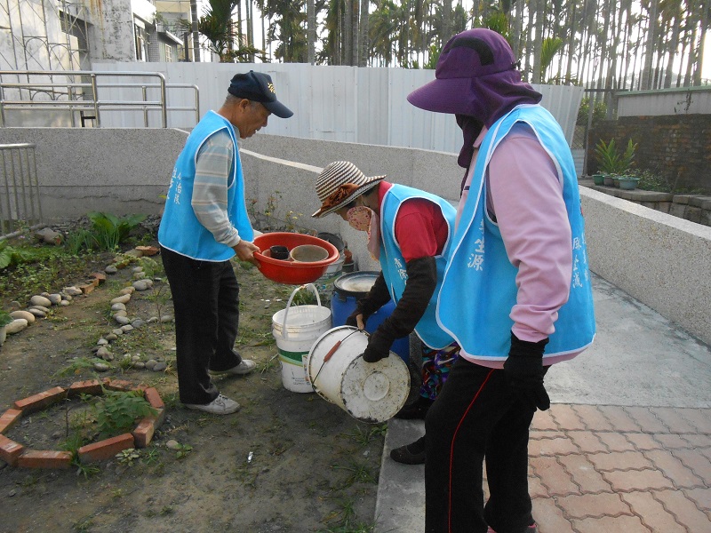 衛生局發現近3週病媒蚊指數逐漸攀升，提醒大家做到「巡」、「倒」、「清」、「刷」四步驟，以避免孳生病媒蚊。 圖：屏東縣衛生局提供