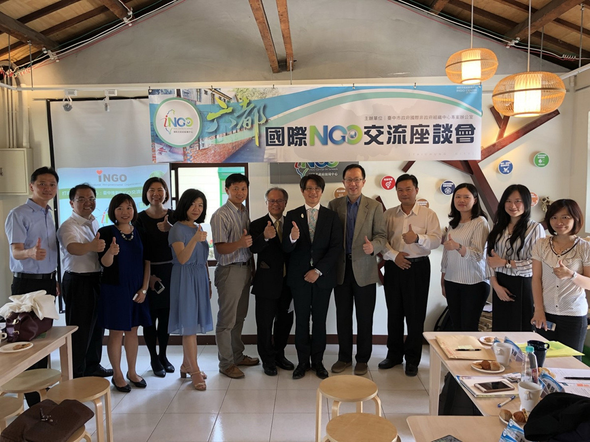 參與座談會代表合影。 圖：台中市政府社會局/提供