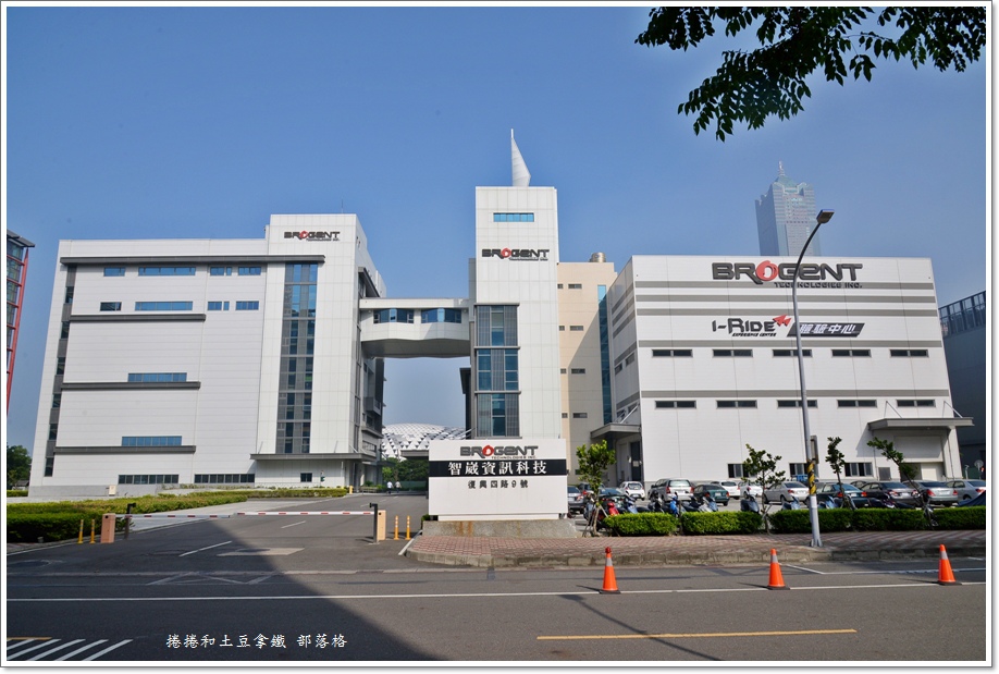 體感設備廠智崴宣布，與大陸某集團簽訂動感影院及飛翔影院（飛行劇院）遊樂設備採購各一台與服務合作協議。 圖 : 翻攝自捲捲和土豆拿鐵部落格
