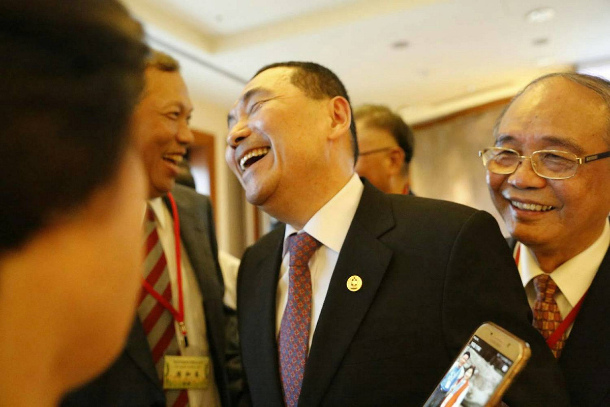 活動中公開侯友宜高中時期的照片，引得大家歡笑。 圖：侯友宜競選辦公室/提供
