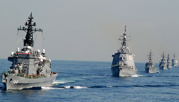 日本防衛省昨天宣布，日本海上自衛隊與英國海軍在關東外海進行了聯合演習，這是英日首度實施海上聯合演習。圖為日本海上自衛隊。 圖 : 翻攝自mdc.idv.tw