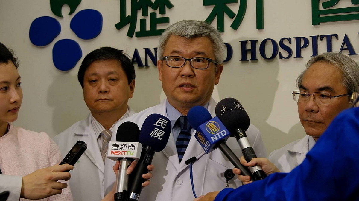 聯新國際醫療集團總執行長張煥禎說明病情表示，林尉熙目前生命跡象穩定，但因腦部缺氧仍昏迷，至於能否清醒，這兩天將是最重要的關鍵期。