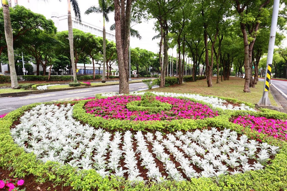 粉色及白色以同心圓的造型層層疊疊像極了奶油蛋糕。 圖：台北市政府／提供