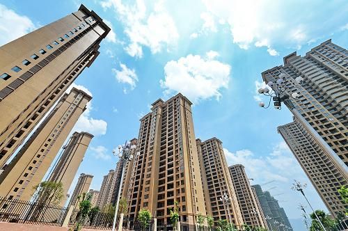 行政院會今通過「實價登錄地政三法」修正草案，日後實價登錄將揭露門牌，每戶成交價均看得到。房仲表示，雖然有助房價透明化，但個人隱私部分猶如進天體營。 圖 : 翻攝自新浪財經