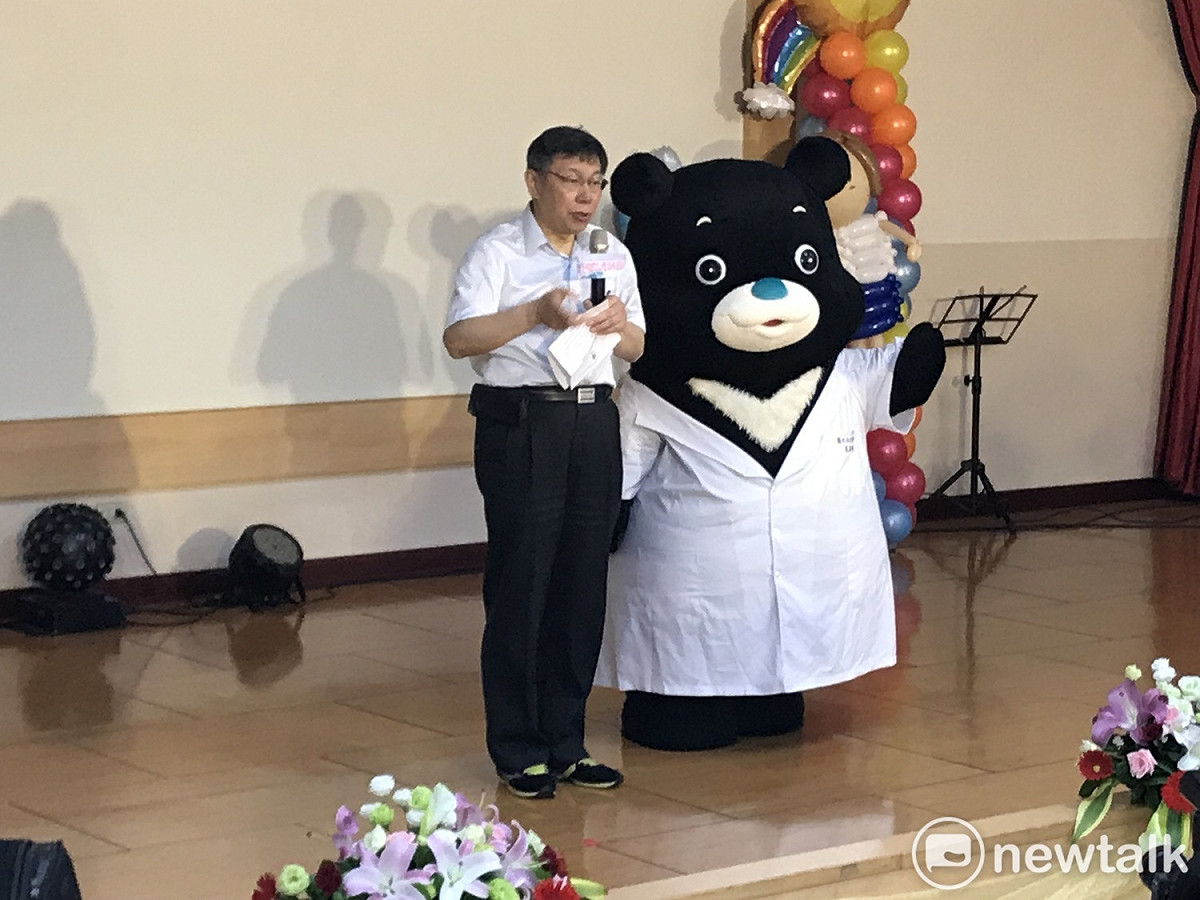 新版熊讚以「海洋鼻」為特色。不過，有20位台北市議員連署要求觀傳局立即停止再浪費9萬3000元申請海洋熊讚商標權。 圖：周煊惠 / 攝