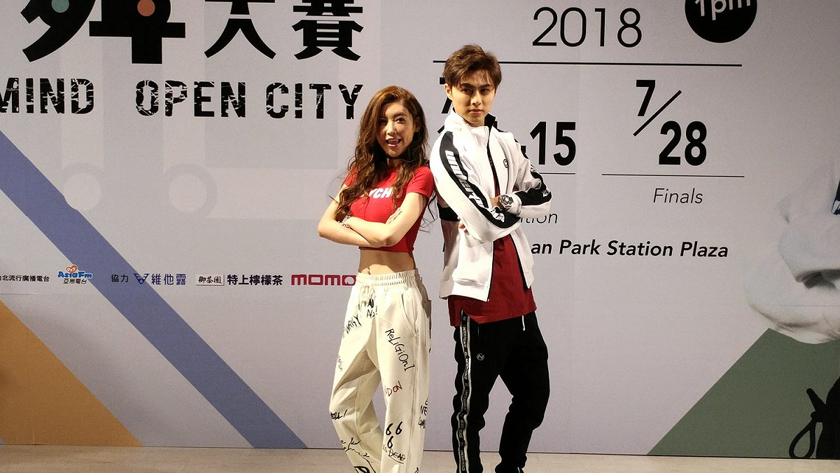 蝴蝶姊姊(左)及邱勝翊(右)將於決賽時展現舞技。 圖：台北捷運公司提供