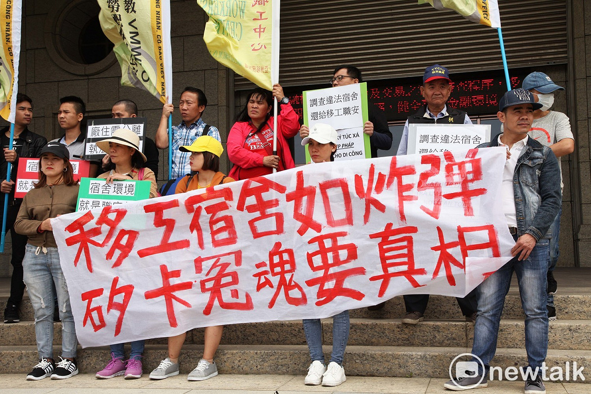 桃園矽卡大火6移工喪身火窟，家屬今(4)日到地檢署提告，要求矽卡負責給真相。 圖:林昀真/攝
