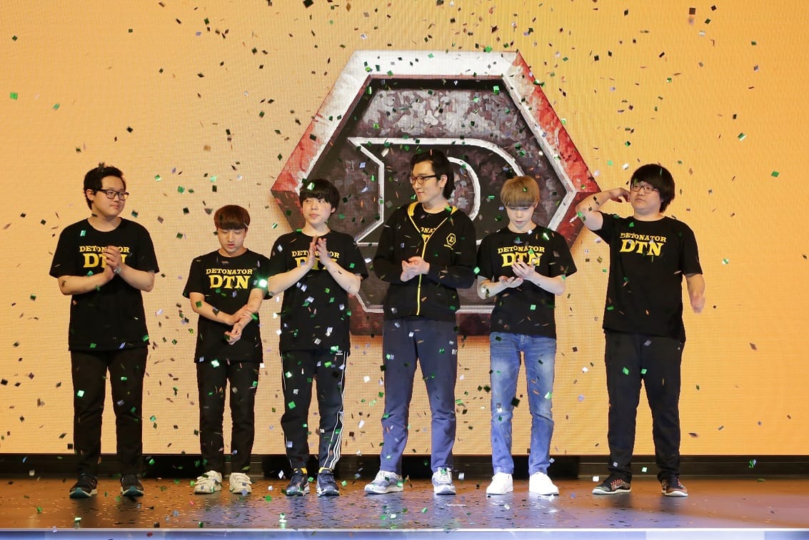 歷經 8 週賽事，韓國戰隊 Detonator KR 順利奪下冠軍，總決賽更是打的激烈膠著，讓比賽現場氣氛熱烈。 圖：朱泓任/攝