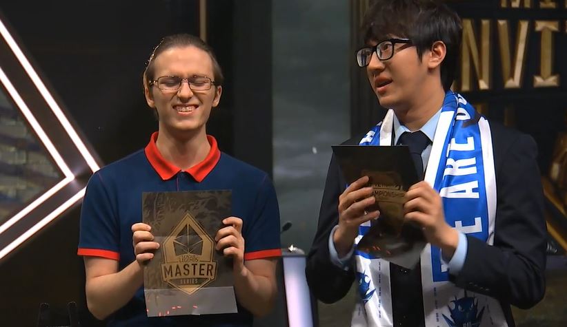GMB抽到閃電狼，SUP抽到EVS。 圖：翻攝自 LOL ESPORTS Youtube