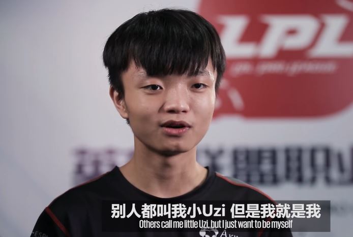 近年表現亮眼的年輕新秀iBoy，被不少粉絲認為是第一AD Uzi的繼承人。 圖：翻攝自 英雄聯盟賽事 Youtube