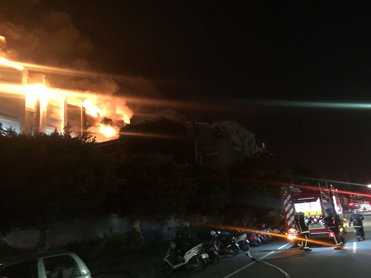 428敬鵬惡火造成6名消防員殉職，5月17日市府將在桃園市立綜合體育館舉辦追思會，期盼各界能夠一起參加，表達對消防弟兄的敬意。 圖：桃園市消防局/提供