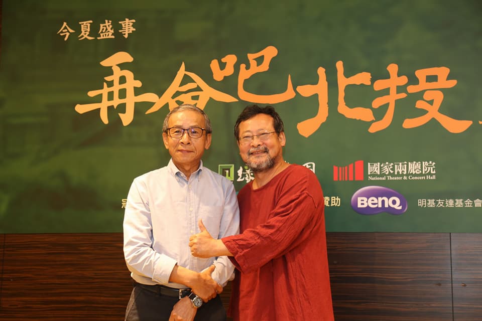 台灣最會說故事的歐吉桑吳念真(左)與台灣重要音樂創作人陳明章攜手合作音樂劇。 圖：綠光劇團提供