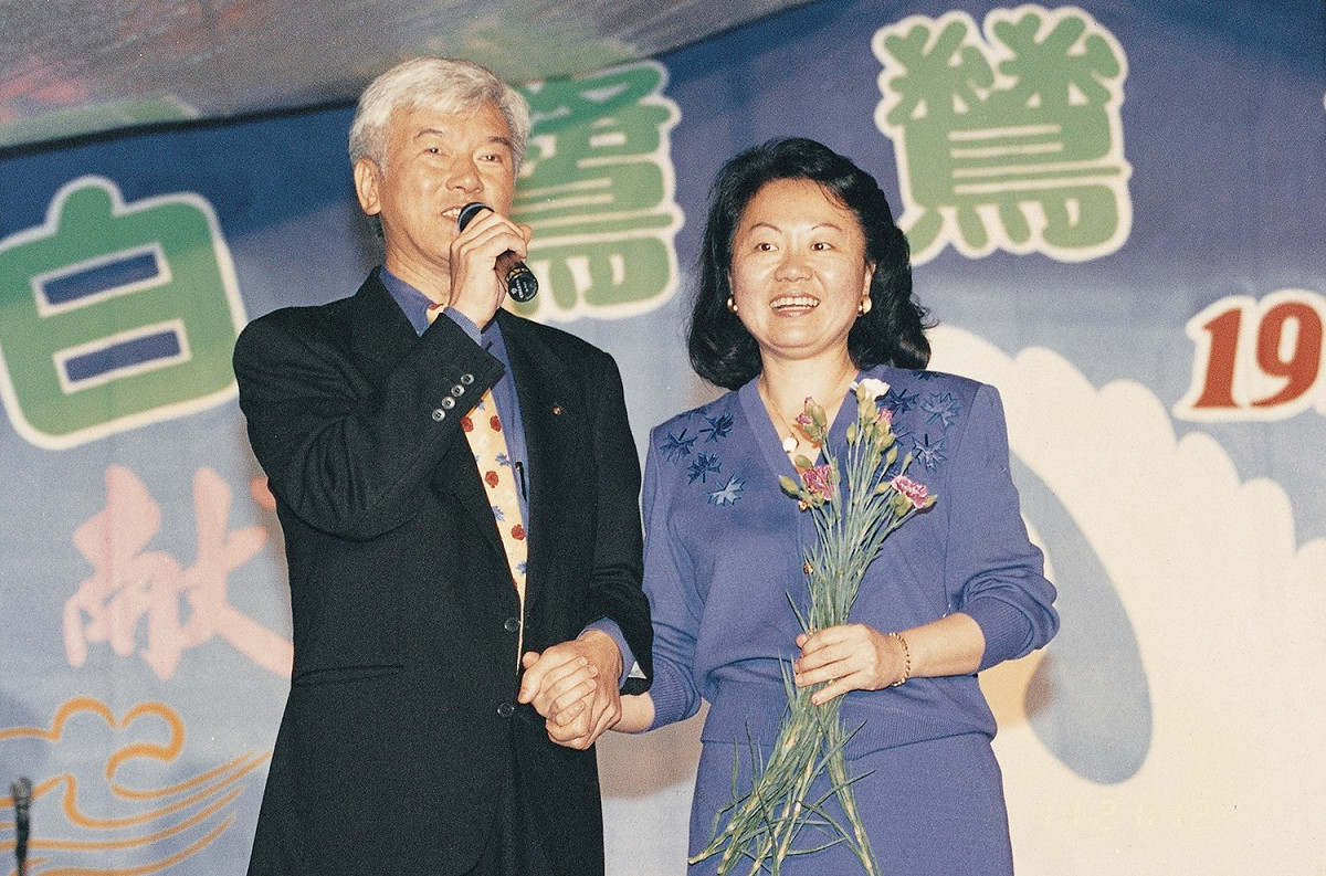 藝術的洗禮，加上對鄉土的熱愛，盧修一夫婦攜手籌畫「弦歌琴聲系列」下鄉音樂會，立志跑遍臺北縣二十九個鄉鎮，將優美的樂音帶至遭人遺忘的偏遠角落，普及藝文教育，提昇全民的文化水準，建造美麗快樂的家園。 圖：白鷺鷥文教基金會/提供
