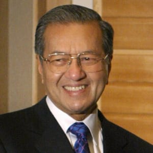 希盟領導人馬哈地今早原定的首相宣誓儀式遭展延。 圖 : 翻攝自biography.com