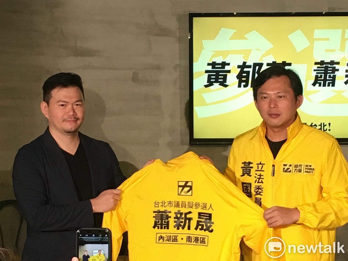 參選港湖區蕭新晟則說，自己是紐約新創圈的青年，也是資深工程師，長年在海外搜集台灣檔案，製作成數位化、開放的「國家寶藏」檔案資料庫，讓他決定參政的理由只有一個，就是台灣政治圈太少用科學做事，他期許自已能做一個科技代議士。 圖：黃韋銓/攝
