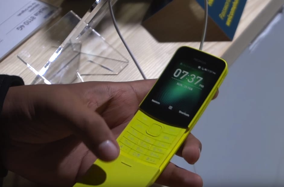 Nokia 8810 將在五月底於亞洲開賣，截時將會有黑、黃兩種選擇。 圖：翻攝自 flickr / amaru 開放權限