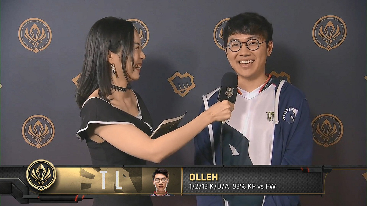 今（15）日北美戰隊TL擊潰了閃電狼連續取得勝利，賽後TL輔助選手Olleh接受了採訪，在訪談中還小秀中文，讓粉絲相當驚豔。 圖：翻攝自 lol esports YouTube